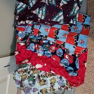 5 pair of Christmas leggings